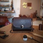 شنط حريمى من الجلد الطبيعى