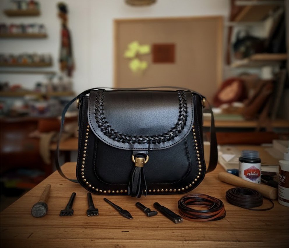 4 شنط حريمى من الجلد الطبيعى - الصورة 1