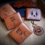 محفظة + ميدالية