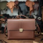 شنطة لاب توب من الجلد الطبيعى