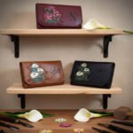 محافظ حريمي جلد طبيعى