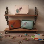 محافظ حريمي جلد طبيعى