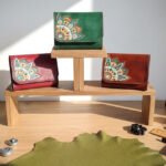 محافظ حريمي جلد طبيعى